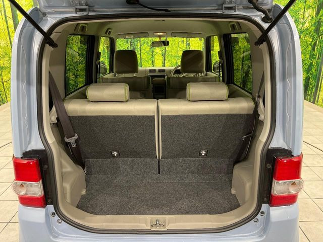 ���i�̂���������ʋ΁A���}���ɏ\���ȉ׎��X�y�[�X���m�ۂ��Ă���܂��B�Z�J���h�V�[�g��|���ƁA�傫�ȉו��̐ύڂ��\�ł���