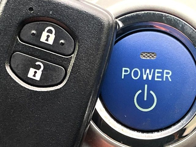 �y�X�}�[�g�L�[�z�J�o����|�P�b�g�ɓ��ꂽ�܂܂ł��h�A�̎{���E�������\�ȃX�}�[�g�L�[�𑕔��B�G���W���̃I���E�I�t�����J�M�����o���K�v����������Ƃ��Ă��֗��ł���