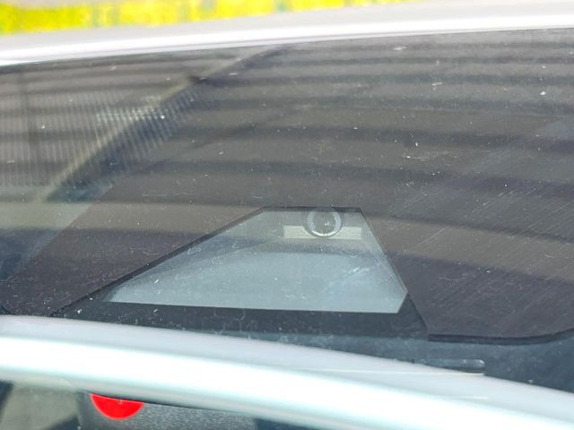 �y�g���^�Z�[�t�e�B�Z���X�z���s���ɑO���̎ԗ�����F�����A�Փ˂������Ȏ��͌x��ƃu���[�L�ŏՓˉ���Ɣ�Q�y�����A�V�X�g�B�����S�Ƀh���C�u�����y���݂��������܂��B