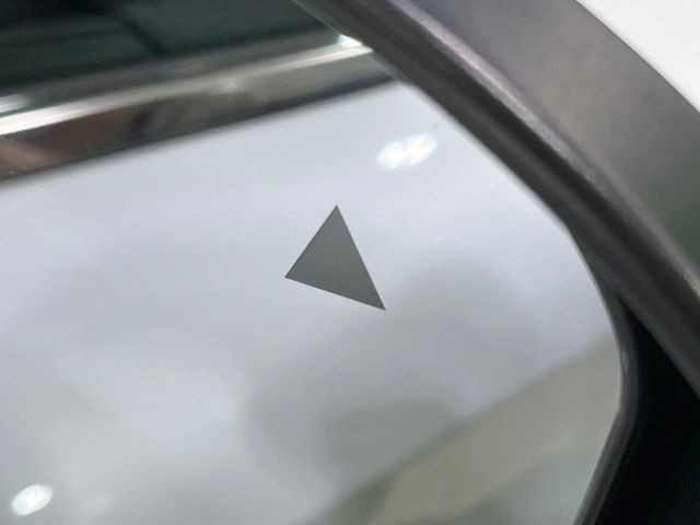 �y�u���C���h�X�|�b�g���[�j���O�z���s���A�h�A�~���[�̎��p�ɂȂ�₷���ӏ��Ɍ㑱�Ԃ��ڋ߂���ƃT�C�h�~���[�t�߂Ɍx����\���A�h���C�o�[�ɒ��ӊ��N�����Ă���܂��B