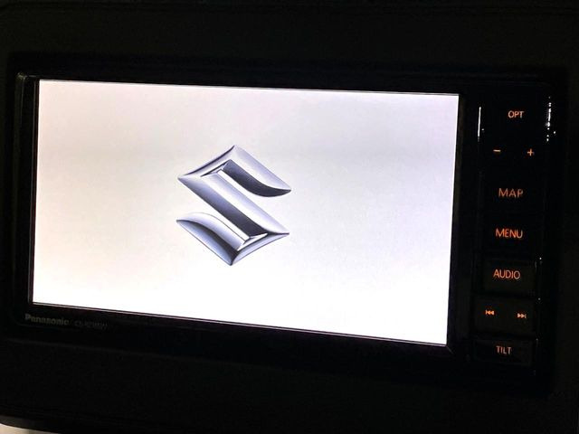 �y�����i�r�z�l�C�̏����i�r�𑕔����Ă���܂��B�i�r�̎g���₷���͂������A�I�[�f�B�I�@�\���[��!�L�����v�◷�s�͂������A�ʋ΂┃�����ȂǕ��i�̃h���C�u���y�����Ȃ�͂���