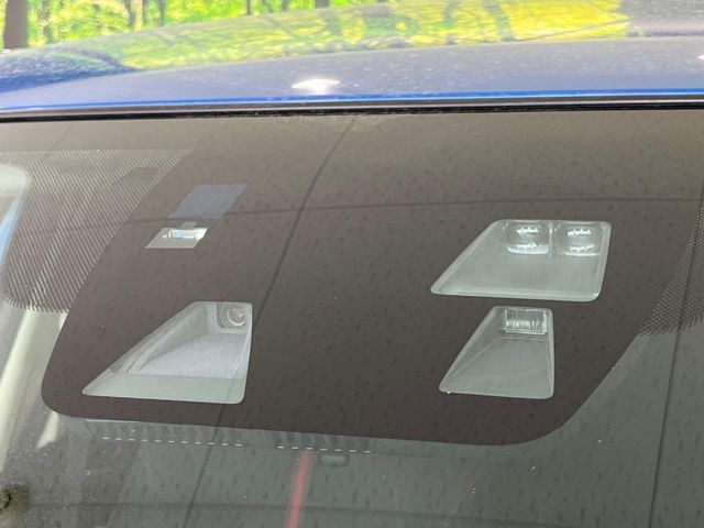 �y�X�}�[�g�u���[�L�T�|�[�g�z���s���ɑO���̎ԗ�����F�����A�Փ˂������Ȏ��͌x��ƃu���[�L�ŏՓˉ���Ɣ�Q�y�����A�V�X�g�B�����S�Ƀh���C�u�����y���݂��������܂��B