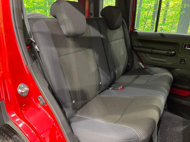 ���i���ȃI���W�i���t���A�}�b�g���I�v�V�����ɂĂ��p�ӂ��Ă���܂��B���D���ȃf�U�C����J���[�����Ԃɍ��킹�đI��ł����������Ƃ��ł��܂���