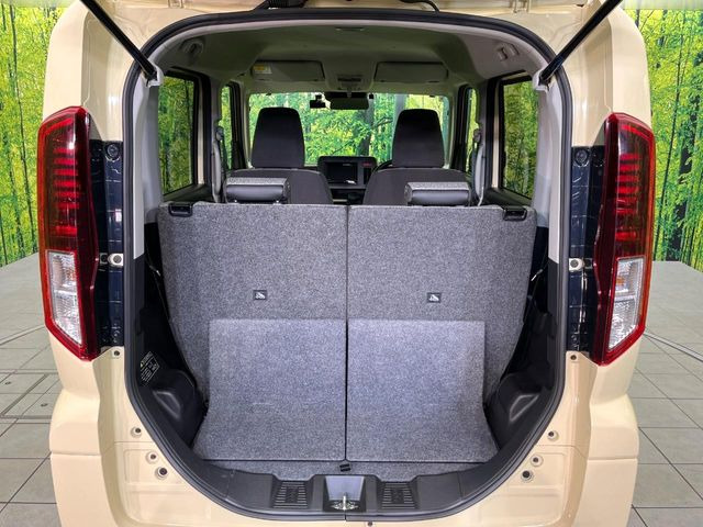 ���i�̂���������ʋ΁A���}���ɏ\���ȉ׎��X�y�[�X���m�ۂ��Ă���܂��B�Z�J���h�V�[�g��|���ƁA�傫�ȉו��̐ύڂ��\�ł���