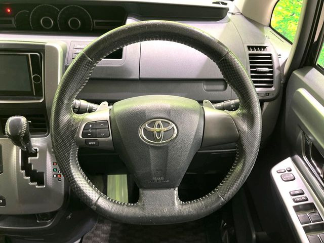 �y�����v�����X�e�A�����O�z�㎿�Ȋv���g�p���邱�ƂŁA��ɂ����������݂ƂĂ��^�]���₷���n���h���ł���