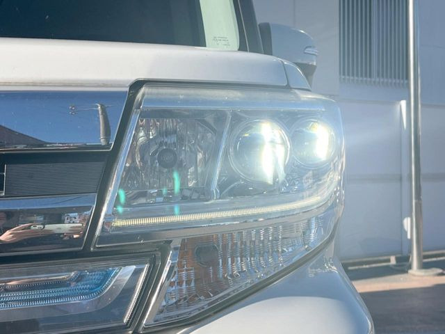 �yLED�w�b�h���C�g�z���V����ԑ��s�����ǍD�Ȏ��E���m�ۂ����S���ĉ^�]�ł��鍂�P�xLED�w�b�h���C�g�𑕔�!�_�����x�������A����d�͂��}�����Ă��܂��B