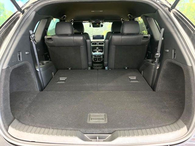 ���i�̂���������ʋ΁A���}���ɏ\���ȉ׎��X�y�[�X���m�ۂ��Ă���܂��B�Z�J���h�V�[�g��|���ƁA�傫�ȉו��̐ύڂ��\�ł���