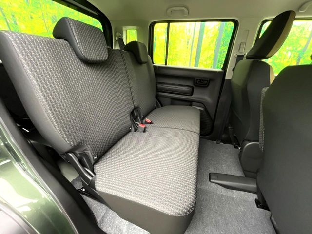 ���i���ȃI���W�i���t���A�}�b�g���I�v�V�����ɂĂ��p�ӂ��Ă���܂��B���D���ȃf�U�C����J���[�����Ԃɍ��킹�đI��ł����������Ƃ��ł��܂���