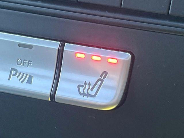 ���S�ȃV�[�g�q�[�^�[:���������ӂ�郌�U�[�V�[�g�ɁA�O�ȁE��ȂɃV�[�g�q�[�^�[�𓋍ڂ��Ă���܂��B