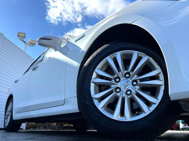 �y����16�C���`�A���~�z�C�[���z�O�ςɃ}�b�`���������A���~�z�C�[���𑕒����Ă���܂��B�e��ЊO�A���~�z�C�[����A�X�^�b�h���X�^�C�����戵�����Ă���܂��B���񂲑��k����������