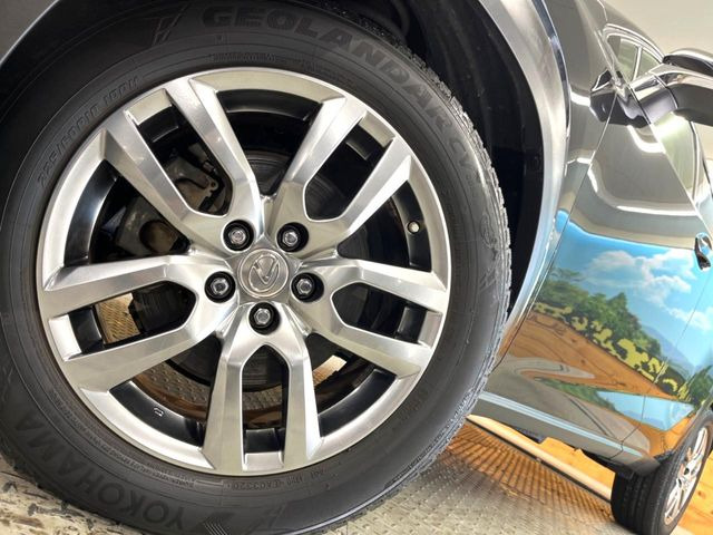 �y����18�C���`�A���~�z�C�[���z�O�ςɃ}�b�`���������A���~�z�C�[���𑕒����Ă���܂��B�e��ЊO�A���~�z�C�[����A�X�^�b�h���X�^�C�����戵�����Ă���܂��B���񂲑��k����������