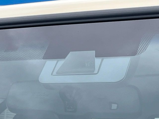 �y�g���^�Z�[�t�e�B�Z���X�z���s���ɑO���̎ԗ�����F�����A�Փ˂������Ȏ��͌x��ƃu���[�L�ŏՓˉ���Ɣ�Q�y�����A�V�X�g�B�����S�Ƀh���C�u�����y���݂��������܂��B