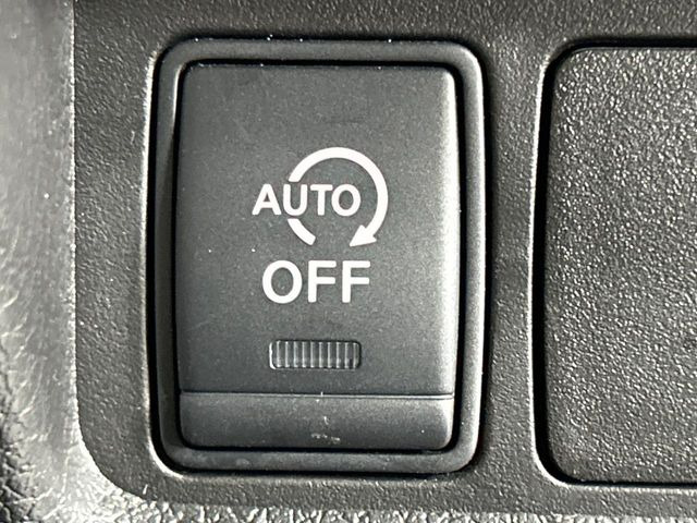 �y�A�C�h�����O�X�g�b�v�z�ԐM����a�؂Œ�Ԃ����ۂɃG���W�����~���A���ʂȔR���̏����}���܂��B�R��������ی�ɂȂ���@�\��G���W���̓u���[�L�𗣂��΍Ďn�����܂��B