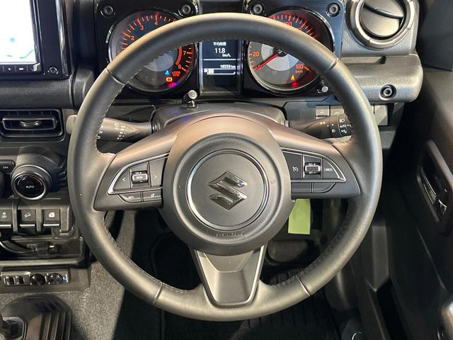 �y�����v�����X�e�A�����O�z�㎿�Ȋv���g�p���邱�ƂŁA��ɂ����������݂ƂĂ��^�]���₷���n���h���ł���