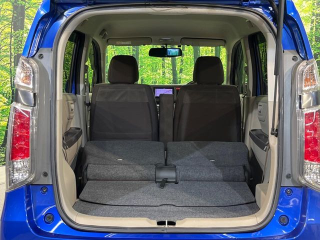 ���i�̂���������ʋ΁A���}���ɏ\���ȉ׎��X�y�[�X���m�ۂ��Ă���܂��B�Z�J���h�V�[�g��|���ƁA�傫�ȉו��̐ύڂ��\�ł���