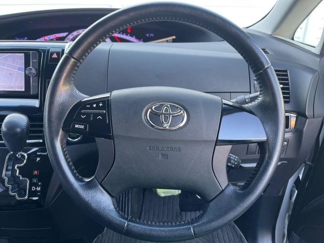 �y�����v�����X�e�A�����O�z�㎿�Ȋv���g�p���邱�ƂŁA��ɂ����������݂ƂĂ��^�]���₷���n���h���ł���