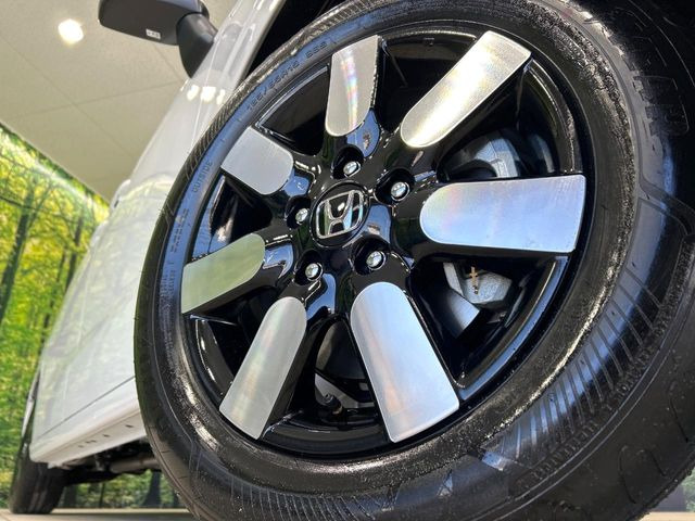 �y����15�C���`�A���~�z�C�[���z�O�ςɃ}�b�`���������A���~�z�C�[���𑕒����Ă���܂��B�e��ЊO�A���~�z�C�[����A�X�^�b�h���X�^�C�����戵�����Ă���܂��B���񂲑��k����������