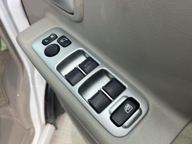 �y�d���i�[�~���[�z�T�C�h�~���[�͓d���i�[���ƂȂ��Ă���A�������ԏ�ł��L�Y�������X�N��}�����܂��B