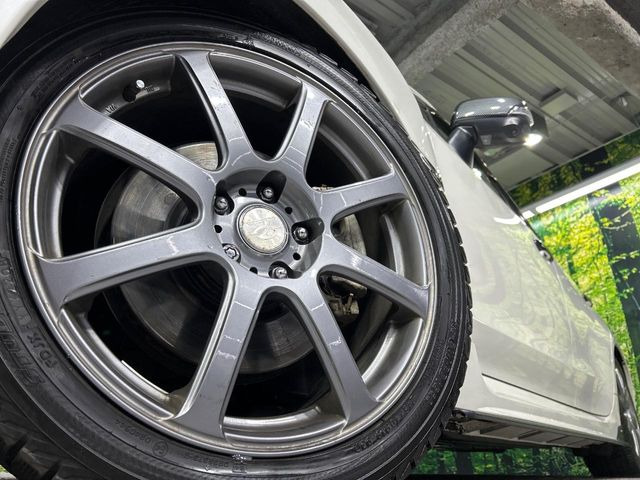 �y18�C���`�A���~�z�C�[���z�O�ςɃ}�b�`�����A���~�z�C�[���𑕒����Ă���܂��B�e��A���~�z�C�[����A�X�^�b�h���X�^�C�����戵�����Ă���܂��B���񂲑��k����������