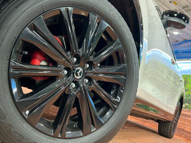 【純正19インチアルミホイール】外観にマッチした純正アルミホイールを装着しております。各種社外アルミホイールや、スタッドレスタイヤも取扱いしております。是非ご相談ください♪