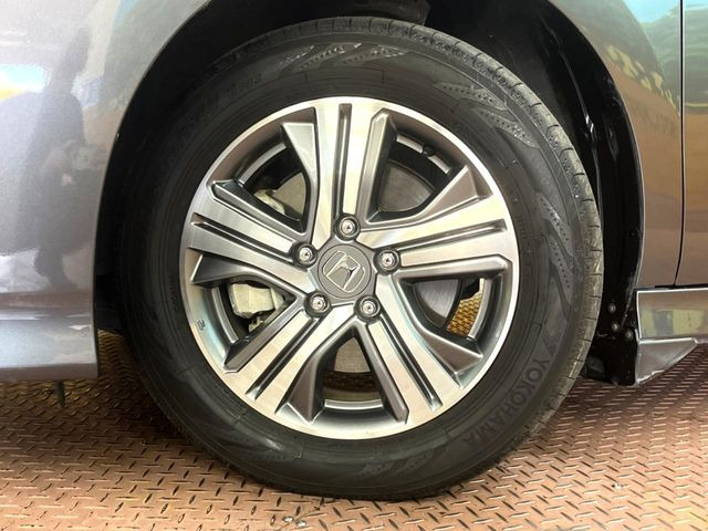 �y����16�C���`�A���~�z�C�[���z�O�ςɃ}�b�`���������A���~�z�C�[���𑕒����Ă���܂��B�e��ЊO�A���~�z�C�[����A�X�^�b�h���X�^�C�����戵�����Ă���܂��B���񂲑��k����������