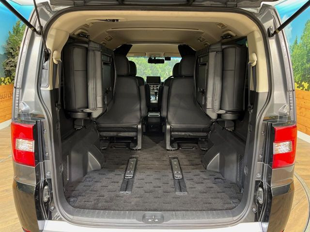 ���i�̂���������ʋ΁A���}���ɏ\���ȉ׎��X�y�[�X���m�ۂ��Ă���܂��B�Z�J���h�V�[�g��|���ƁA�傫�ȉו��̐ύڂ��\�ł���