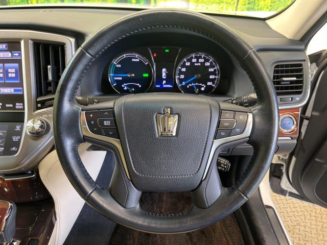 �y�����v�����X�e�A�����O�z�㎿�Ȋv���g�p���邱�ƂŁA��ɂ����������݂ƂĂ��^�]���₷���n���h���ł���