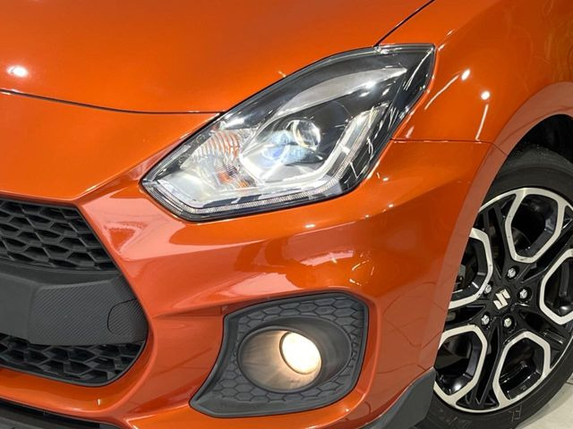 �yLED�w�b�h���C�g�z���V����ԑ��s�����ǍD�Ȏ��E���m�ۂ����S���ĉ^�]�ł��鍂�P�xLED�w�b�h���C�g�𑕔�!�_�����x�������A����d�͂��}�����Ă��܂��B