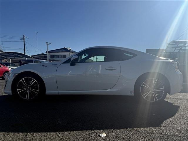 ���Ǝҗl�ւ̔̔��͂��f�肳���Ă��������܂��B �Ԍ������ԗ��̏ꍇ�́A�Ԍ����擾�������x�������z�ŕ\�����Ă���܂��B