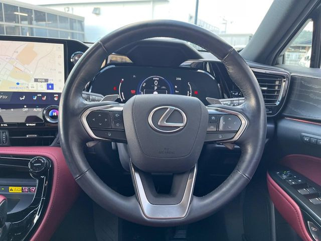 �y�����v�����X�e�A�����O�z�㎿�Ȋv���g�p���邱�ƂŁA��ɂ����������݂ƂĂ��^�]���₷���n���h���ł���