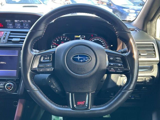 �y�����v�����X�e�A�����O�z�㎿�Ȋv���g�p���邱�ƂŁA��ɂ����������݂ƂĂ��^�]���₷���n���h���ł���