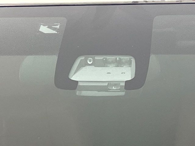 �y�g���^�Z�[�t�e�B�Z���X�z���s���ɑO���̎ԗ�����F�����A�Փ˂������Ȏ��͌x��ƃu���[�L�ŏՓˉ���Ɣ�Q�y�����A�V�X�g�B�����S�Ƀh���C�u�����y���݂��������܂��B