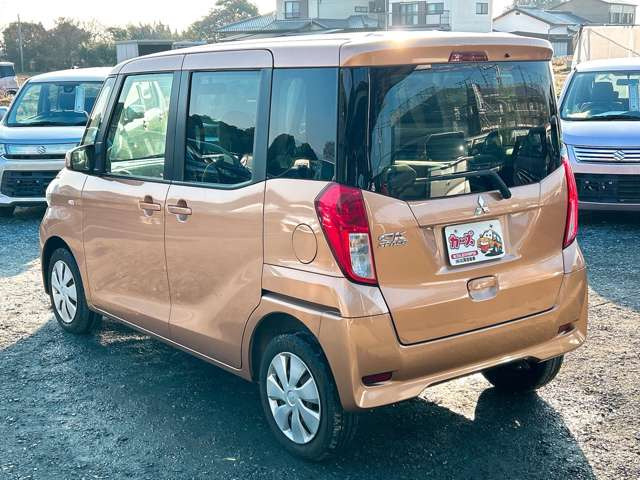 ���X�ł͌y�����Ԃ��畁�ʎԂ܂ŕ��L���I�[�����[�J�[�̎Ԏ�E�F�E�O���[�h��L�x�ɑ����Ă���܂��B