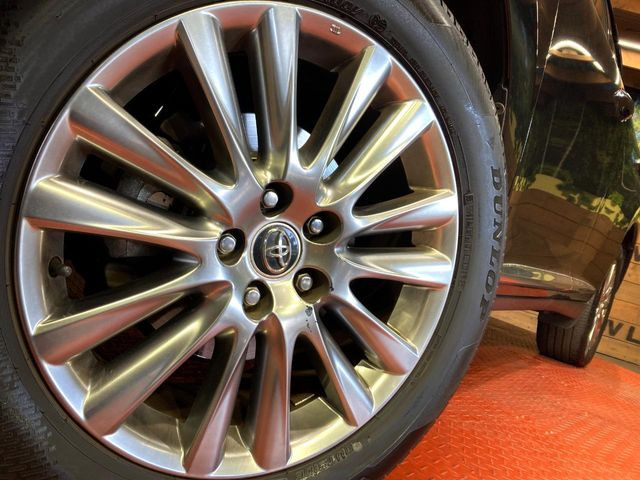 �y����18�C���`�A���~�z�C�[���z�O�ςɃ}�b�`���������A���~�z�C�[���𑕒����Ă���܂��B�e��ЊO�A���~�z�C�[����A�X�^�b�h���X�^�C�����戵�����Ă���܂��B���񂲑��k����������