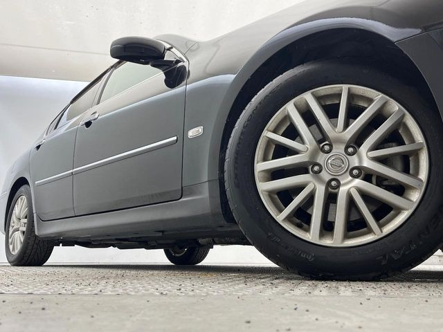 �y����17�C���`�A���~�z�C�[���z�O�ςɃ}�b�`���������A���~�z�C�[���𑕒����Ă���܂��B�e��ЊO�A���~�z�C�[����A�X�^�b�h���X�^�C�����戵�����Ă���܂��B���񂲑��k����������