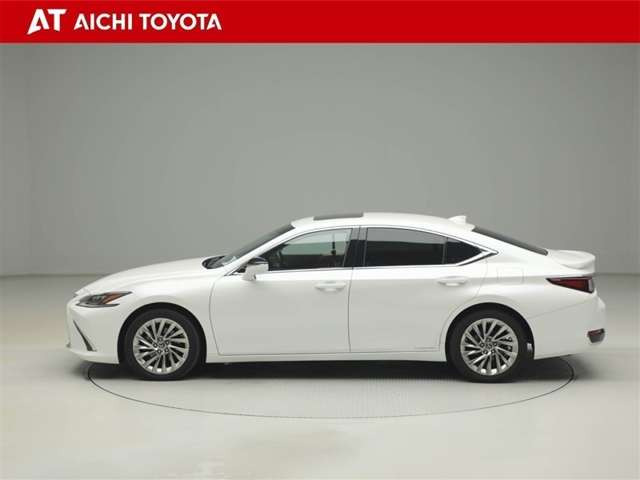 ES300h バージョンL