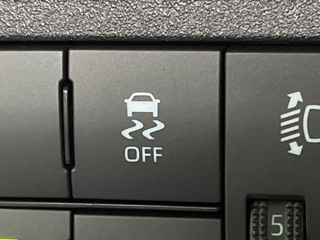 �y������h�~���u�z�ԗ��̉���������m����ƁA�����I�Ɏԗ��̐i�s������ۂ悤�Ɏԗ��𐧌䂵�܂��B�J�̓��ȂǊ���₷���H�ʏ󋵂ł����S�ȉ^�]���\�ł��B