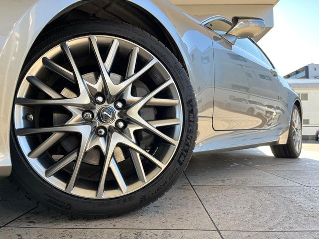 �y�����I�v�V����19�C���`�A���~�z�C�[���z�����I�v�V�����z�C�[���𑕒��B���s���\�̌���ɉ����A�O�ς����X�^�C���b�V���ɂȂ��Ă��܂��B