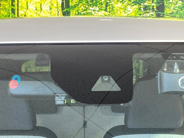 �y�O�He-Assist�z���s���ɑO���̎ԗ�����F�����A�Փ˂������Ȏ��͌x��ƃu���[�L�ŏՓˉ���Ɣ�Q�y�����A�V�X�g�B�����S�Ƀh���C�u�����y���݂��������܂��B