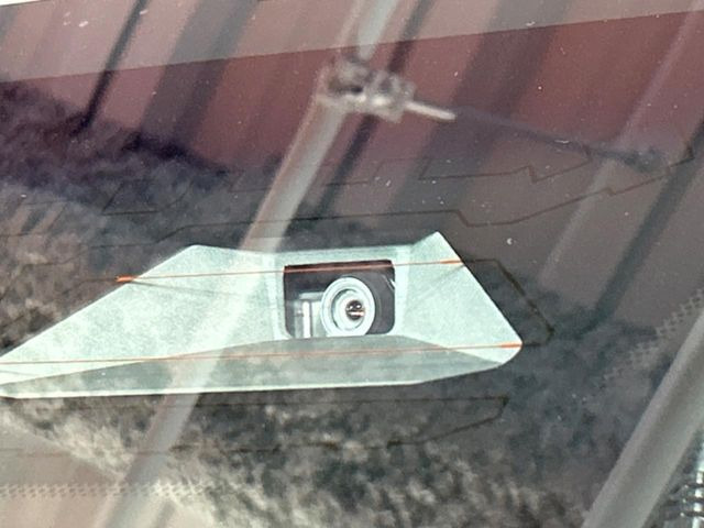 �y�g���^�Z�[�t�e�B�Z���X�z���s���ɑO���̎ԗ�����F�����A�Փ˂������Ȏ��͌x��ƃu���[�L�ŏՓˉ���Ɣ�Q�y�����A�V�X�g�B�����S�Ƀh���C�u�����y���݂��������܂��B