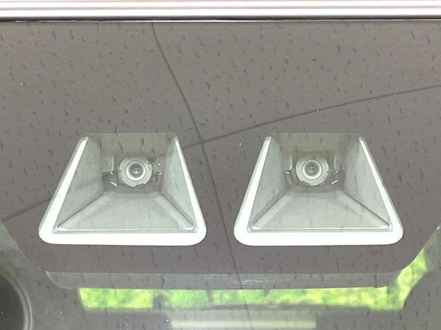 �y�X�}�[�g�A�V�X�g�z���s���ɑO���̎ԗ�����F�����A�Փ˂������Ȏ��͌x��ƃu���[�L�ŏՓˉ���Ɣ�Q�y�����A�V�X�g�B�����S�Ƀh���C�u�����y���݂��������܂��B