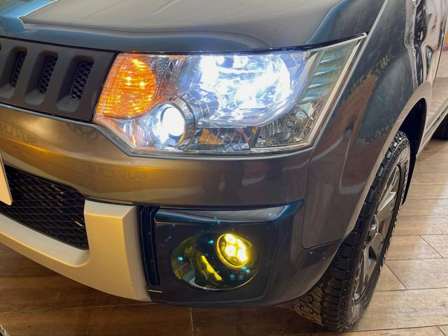 �yLED�w�b�h���C�g�z���V����ԑ��s�����ǍD�Ȏ��E���m�ۂ����S���ĉ^�]�ł��鍂�P�xLED�w�b�h���C�g�𑕔�!�_�����x�������A����d�͂��}�����Ă��܂��B