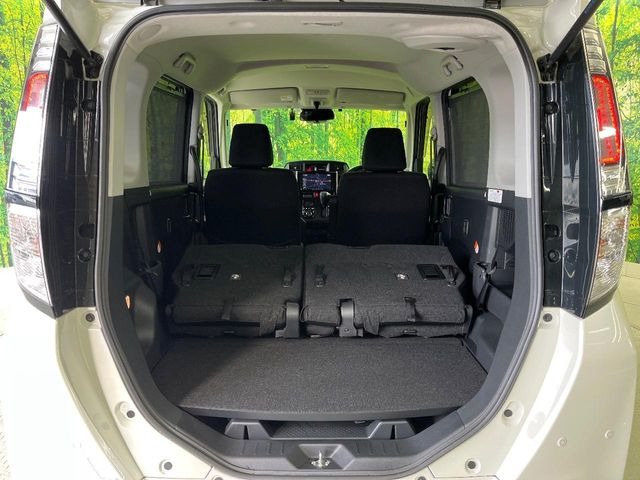 ���i�̂���������ʋ΁A���}���ɏ\���ȉ׎��X�y�[�X���m�ۂ��Ă���܂��B�Z�J���h�V�[�g��|���ƁA�傫�ȉו��̐ύڂ��\�ł���