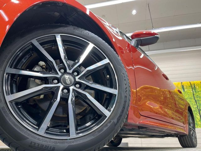 �y�����A���~�z�C�[���z�O�ςɃ}�b�`���������A���~�z�C�[���𑕒����Ă���܂��B�e��ЊO�A���~�z�C�[����A�X�^�b�h���X�^�C�����戵�����Ă���܂��B���񂲑��k����������