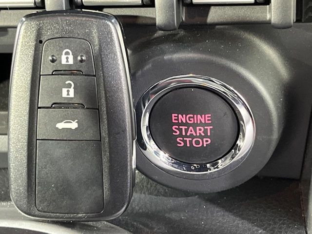 �y�X�}�[�g�L�[�z�J�o����|�P�b�g�ɓ��ꂽ�܂܂ł��h�A�̎{���E�������\�ȃX�}�[�g�L�[�𑕔��B�G���W���̃I���E�I�t�����J�M�����o���K�v����������Ƃ��Ă��֗��ł���