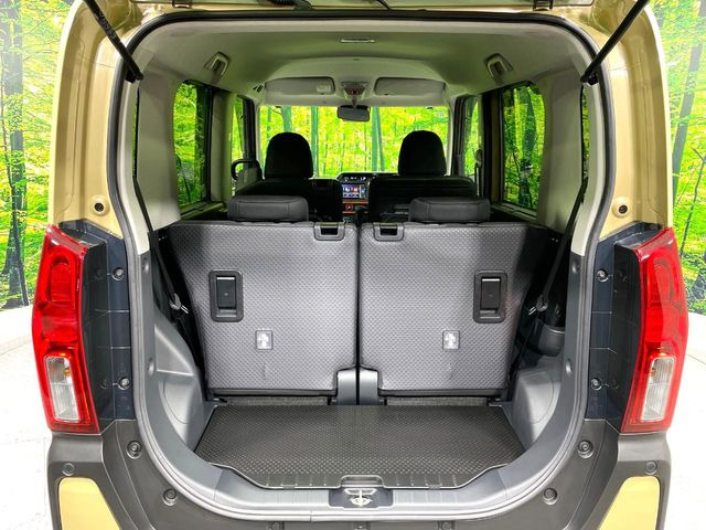 ���i�̂���������ʋ΁A���}���ɏ\���ȉ׎��X�y�[�X���m�ۂ��Ă���܂��B�Z�J���h�V�[�g��|���ƁA�傫�ȉו��̐ύڂ��\�ł���