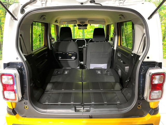 ���i�̂���������ʋ΁A���}���ɏ\���ȉ׎��X�y�[�X���m�ۂ��Ă���܂��B�Z�J���h�V�[�g��|���ƁA�傫�ȉו��̐ύڂ��\�ł���