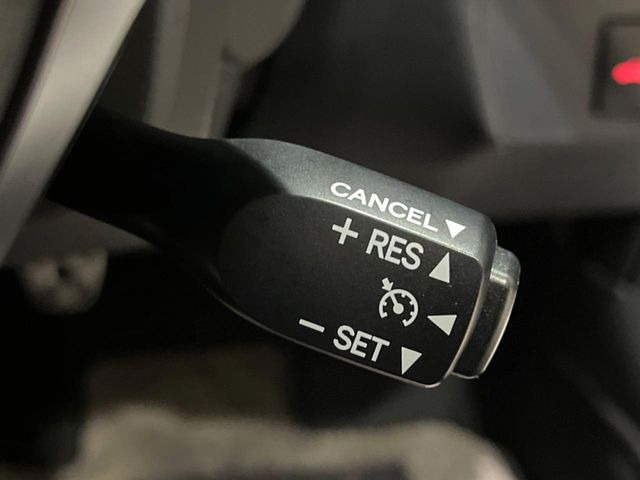 �y�N���[�Y�R���g���[���z�������H�����N���N���s�B�A�N�Z���𗣂��Ă���葬�x�ő��s���ł��A�������^�]���̕��S���y��!�����E�������ȒP�ȃX�C�b�`����Œ����ł��܂��B