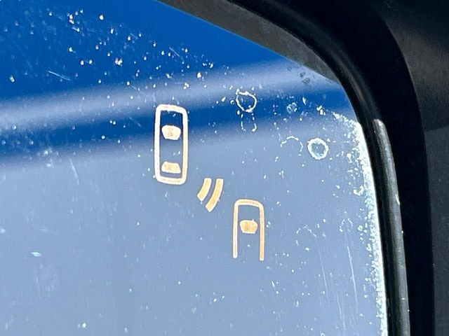 �y�����r�[�N���f�B�e�B�N�V�����z���s���A�h�A�~���[�̎��p�ɂȂ�₷���ӏ��Ɍ㑱�Ԃ��ڋ߂���ƃT�C�h�~���[�t�߂Ɍx����\���A�h���C�o�[�ɒ��ӊ��N�ƁA����̍ۂ̓n���h��������A�V�X�g�����܂��B