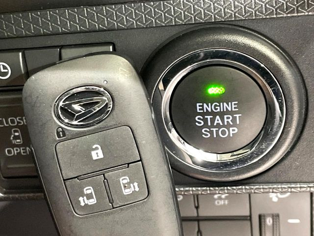 �y�L�[�t���[�V�X�e���z�J�o����|�P�b�g�ɓ��ꂽ�܂܂ł��h�A�̎{���E�������\�ȃX�}�[�g�L�[�𑕔��B�G���W���̃I���E�I�t�����J�M�����o���K�v����������Ƃ��Ă��֗��ł���